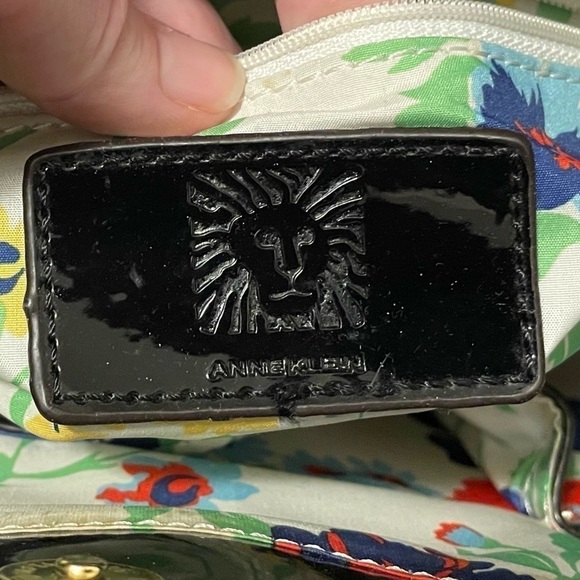 Anne Klein Ombré/Floral Purse - Picture 4 of 9